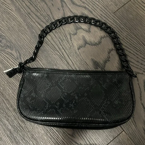 Kendall & Kylie Black Chain Strap Shoulder Bag - Picture 5 of 5